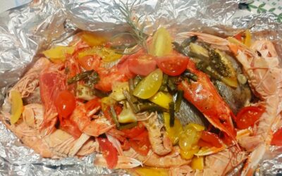 Cartoccio di tanuta con scampi, gamberi e asparagi