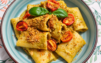 Paccheri con crema di cozze, pomodorini confit e croccante aromatico